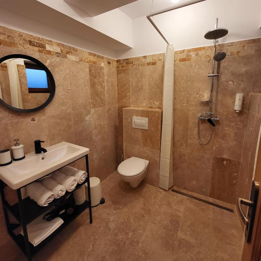 Apartament Old Town Apartament Targoviste Zewnętrze zdjęcie